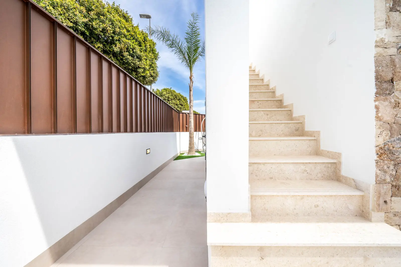 Roldán Villa 8489 — photo 38