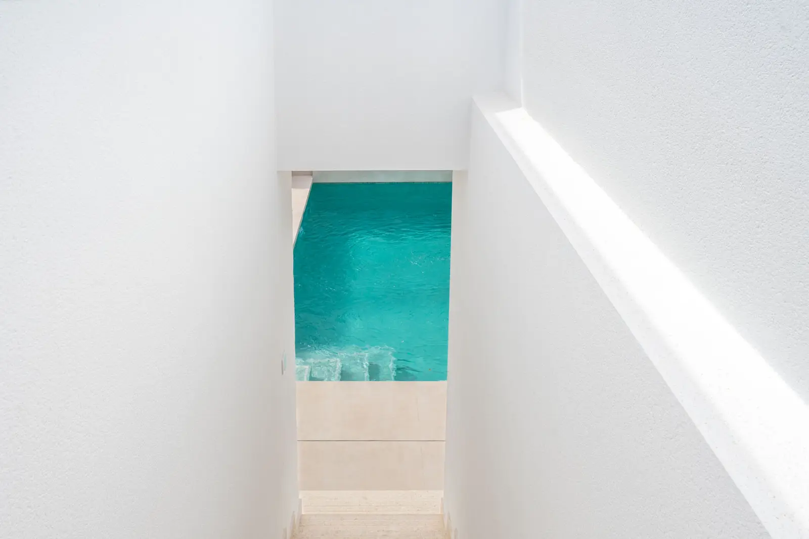 Roldán Villa 8489 — photo 32